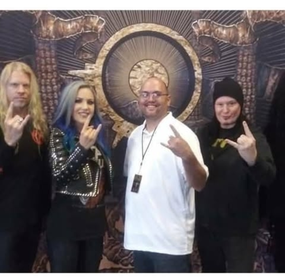 Meet your Posher, Dustin